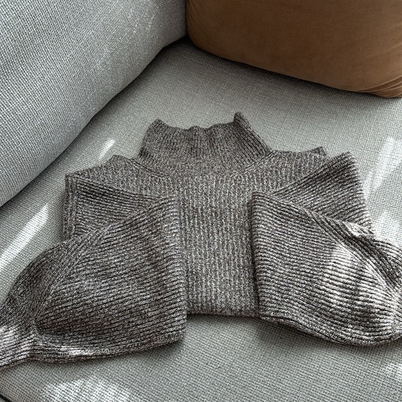 Gift for her 🎁 Minimalism ☕️Club Monaco Sweater-XS - Picture 6 of 8